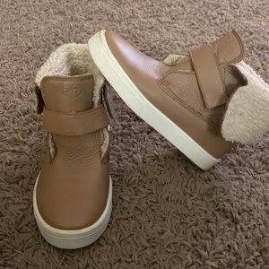 Freshly picked high tops Sherpa lined size 11